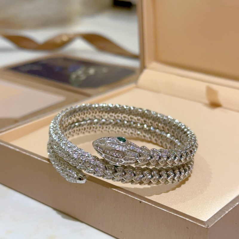 Bv1g*ai bracelets